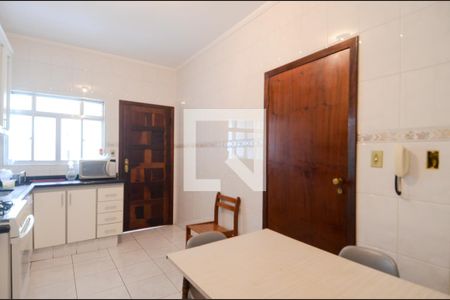 Casa à venda com 315m², 5 quartos e 5 vagasCozinha