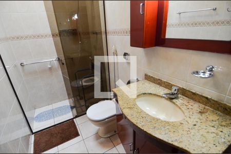 Casa à venda com 315m², 5 quartos e 5 vagasBanheiro da Suíte