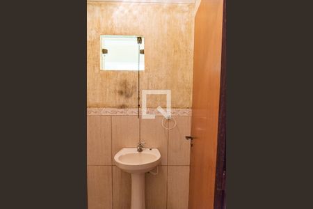 Lavabo de casa para alugar com 2 quartos, 200m² em Jardim Patente Novo, São Paulo