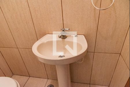 Lavabo de casa para alugar com 2 quartos, 200m² em Jardim Patente Novo, São Paulo