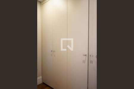 Apartamento à venda com 138m², 3 quartos e 3 vagas Apartamento à venda com 138m², 3 quartos e 3 vagasArmários