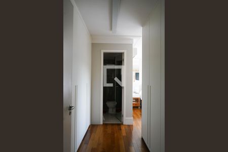 Apartamento à venda com 138m², 3 quartos e 3 vagas Apartamento à venda com 138m², 3 quartos e 3 vagasCloset