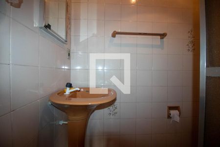 Casa à venda com 224m², 4 quartos e 2 vagasBanheiro da Suíte da edícula