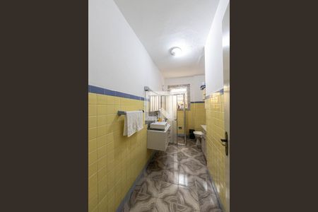 Casa à venda com 300m², 2 quartos e sem vaga Casa à venda com 300m², 2 quartos e sem vagaBanheiro Social