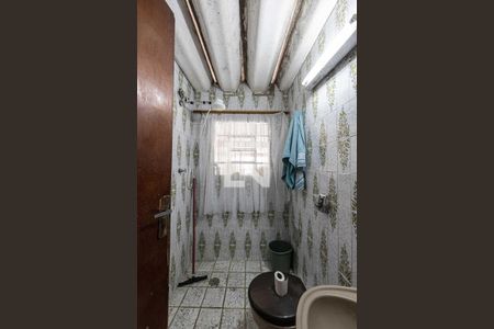 Casa à venda com 300m², 2 quartos e sem vaga Casa à venda com 300m², 2 quartos e sem vagabanheiro Salão