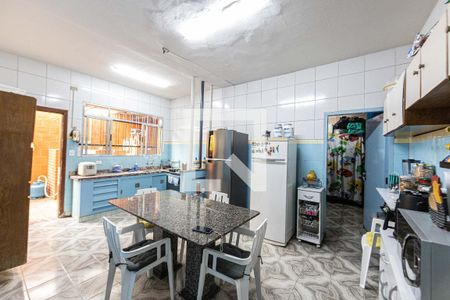 Casa à venda com 300m², 2 quartos e sem vaga Casa à venda com 300m², 2 quartos e sem vagaCozinha