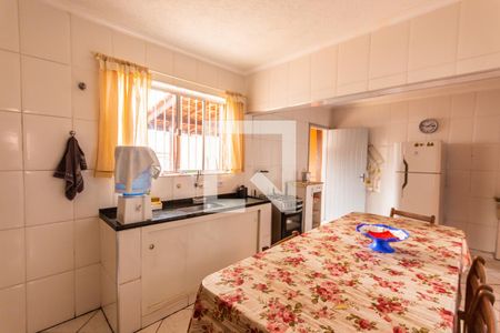 Casa à venda com 250m², 2 quartos e 1 vaga Casa à venda com 250m², 2 quartos e 1 vagaCozinha e Área de Serviço