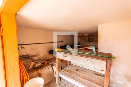 Casa à venda com 250m², 2 quartos e 1 vaga Casa à venda com 250m², 2 quartos e 1 vagaPorão