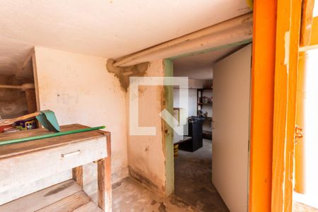 Casa à venda com 250m², 2 quartos e 1 vaga Casa à venda com 250m², 2 quartos e 1 vagaPorão