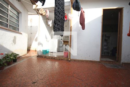 Casa à venda com 198m², 2 quartos e 2 vagasQuintal