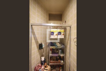 Casa à venda com 198m², 2 quartos e 2 vagasBanheiro