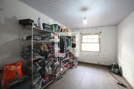 Casa à venda com 198m², 2 quartos e 2 vagasQuarto