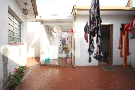 Casa à venda com 198m², 2 quartos e 2 vagasQuintal