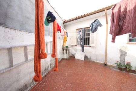 Casa à venda com 198m², 2 quartos e 2 vagasQuintal