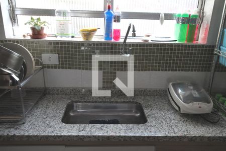 Casa à venda com 198m², 2 quartos e 2 vagasCozinha