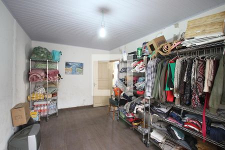 Casa à venda com 198m², 2 quartos e 2 vagasQuarto