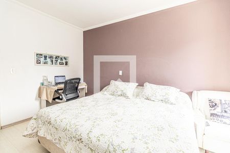 Casa à venda com 180m², 3 quartos e 3 vagas Casa à venda com 180m², 3 quartos e 3 vagasQuarto