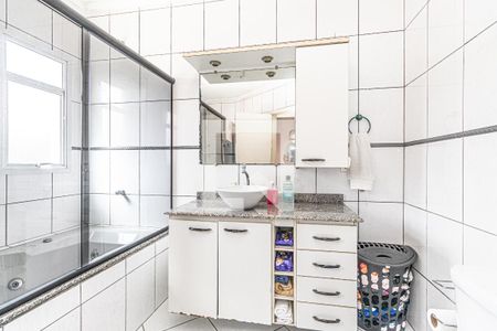 Casa à venda com 180m², 3 quartos e 3 vagas Casa à venda com 180m², 3 quartos e 3 vagasBanheiro