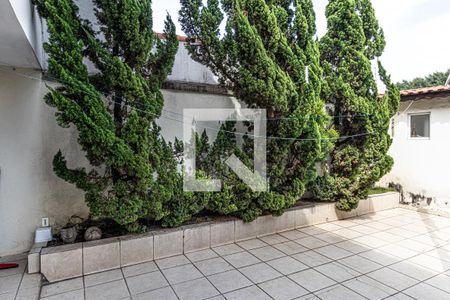 Casa à venda com 180m², 3 quartos e 3 vagas Casa à venda com 180m², 3 quartos e 3 vagasQuintal