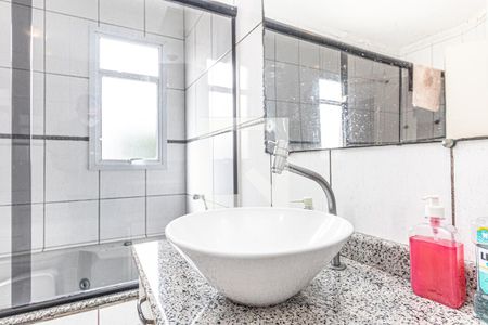 Casa à venda com 180m², 3 quartos e 3 vagas Casa à venda com 180m², 3 quartos e 3 vagasBanheiro