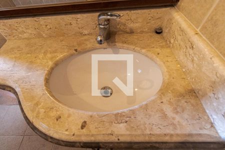 Casa à venda com 280m², 3 quartos e 3 vagas Casa à venda com 280m², 3 quartos e 3 vagasBanheiro 2