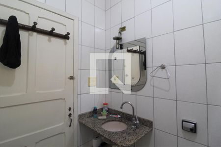 Casa à venda com 223m², 2 quartos e 3 vagasBanheiro social