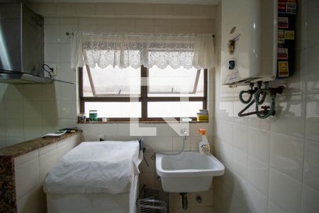 Apartamento à venda com 150m², 4 quartos e 3 vagas Apartamento à venda com 150m², 4 quartos e 3 vagasÁrea de Serviço