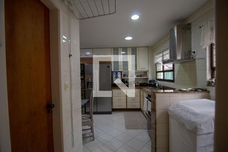 Apartamento à venda com 150m², 4 quartos e 3 vagas Apartamento à venda com 150m², 4 quartos e 3 vagasÁrea de Serviço