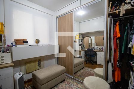 Apartamento à venda com 150m², 4 quartos e 3 vagas Apartamento à venda com 150m², 4 quartos e 3 vagasCloset da Suíte 1
