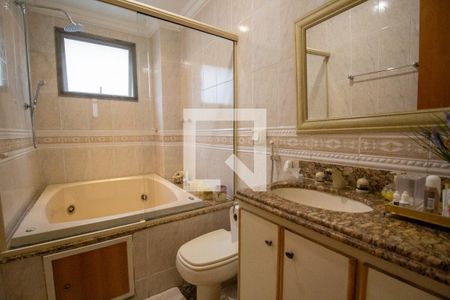 Apartamento à venda com 150m², 4 quartos e 3 vagas Apartamento à venda com 150m², 4 quartos e 3 vagasBanheiro da Suíte 1