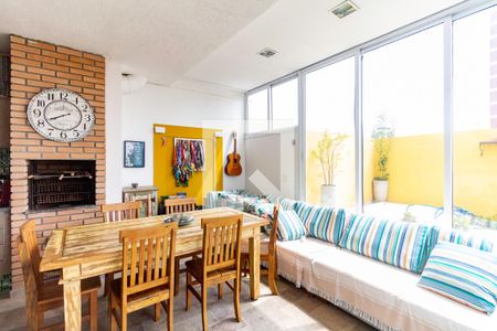 Apartamento à venda com 128m², 3 quartos e 3 vagasChurrasqueira