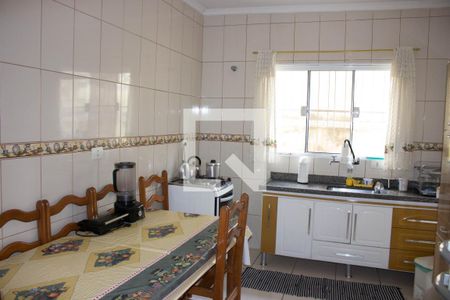 Casa à venda com 430m², 3 quartos e 1 vaga Casa à venda com 430m², 3 quartos e 1 vagaCozinha