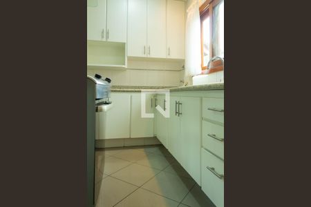 Casa à venda com 700m², 3 quartos e 6 vagas Casa à venda com 700m², 3 quartos e 6 vagasCozinha