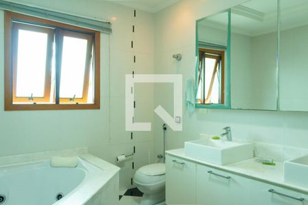 Casa à venda com 700m², 3 quartos e 6 vagas Casa à venda com 700m², 3 quartos e 6 vagasBanheiro 1