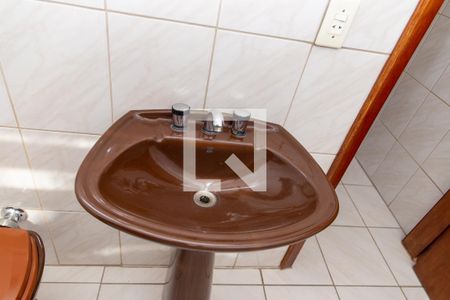 Casa à venda com 225m², 3 quartos e 2 vagasDetalhe banheiro