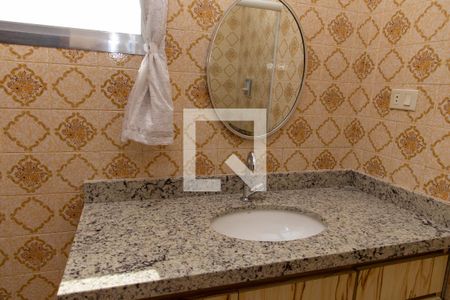 Casa à venda com 225m², 3 quartos e 2 vagasDetalhe banheiro