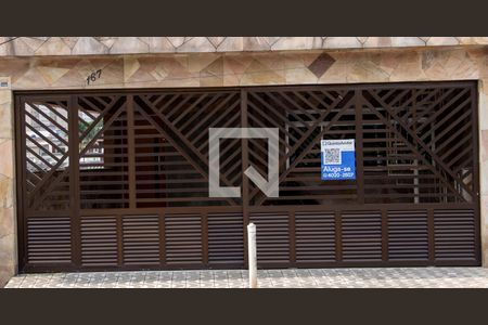 Casa à venda com 225m², 3 quartos e 2 vagasFachada