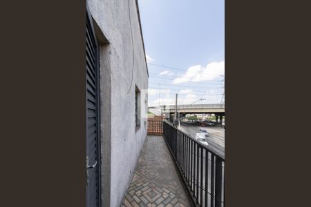 Sacada do Quarto 1 de casa para alugar com 2 quartos, 130m² em Vila Nilo, São Paulo
