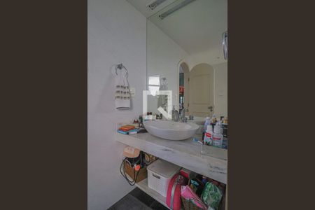 Apartamento à venda com 144m², 4 quartos e 2 vagasBanheiro Quarto Suíte