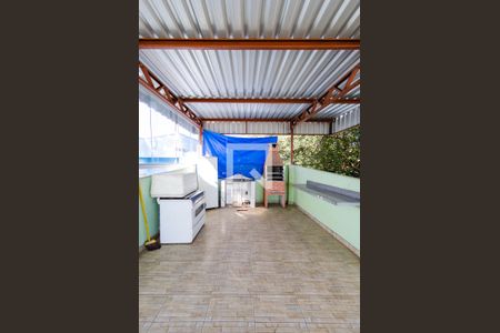 Casa à venda com 190m², 3 quartos e 2 vagas Casa à venda com 190m², 3 quartos e 2 vagasTerraço