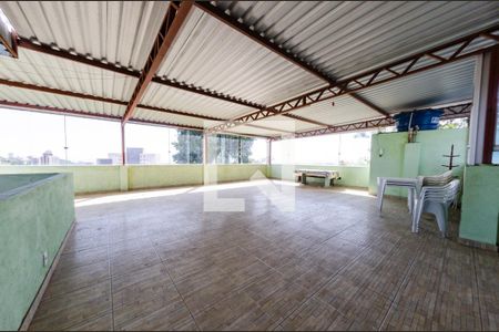 Casa à venda com 190m², 3 quartos e 2 vagas Casa à venda com 190m², 3 quartos e 2 vagasTerraço