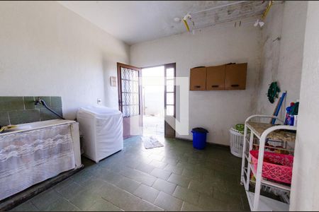 Casa à venda com 190m², 3 quartos e 2 vagas Casa à venda com 190m², 3 quartos e 2 vagasÁrea de serviço