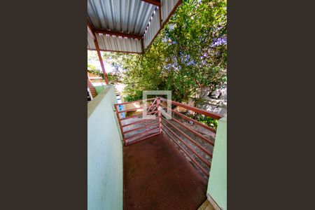 Casa à venda com 190m², 3 quartos e 2 vagas Casa à venda com 190m², 3 quartos e 2 vagasTerraço