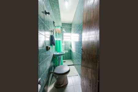 Casa à venda com 190m², 3 quartos e 2 vagas Casa à venda com 190m², 3 quartos e 2 vagasBanheiro