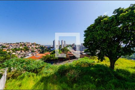 Casa à venda com 190m², 3 quartos e 2 vagas Casa à venda com 190m², 3 quartos e 2 vagasVista