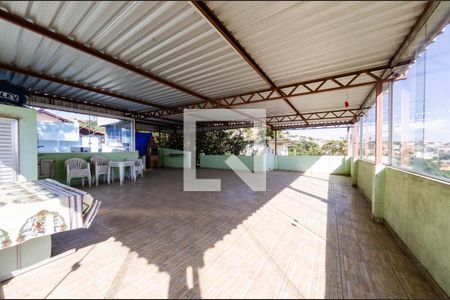 Casa à venda com 190m², 3 quartos e 2 vagas Casa à venda com 190m², 3 quartos e 2 vagasTerraço