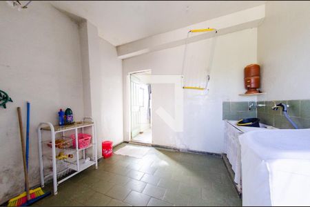 Casa à venda com 190m², 3 quartos e 2 vagas Casa à venda com 190m², 3 quartos e 2 vagasÁrea de serviço