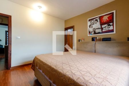 Casa à venda com 380m², 3 quartos e 3 vagas Casa à venda com 380m², 3 quartos e 3 vagasQuarto 3