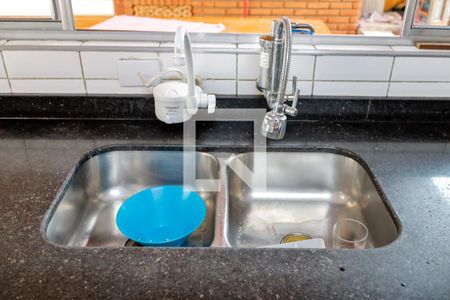 Casa à venda com 380m², 3 quartos e 3 vagas Casa à venda com 380m², 3 quartos e 3 vagasCozinha