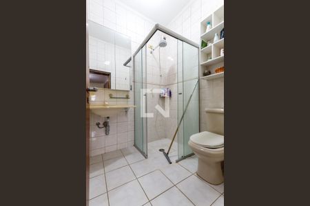 Casa à venda com 380m², 3 quartos e 3 vagas Casa à venda com 380m², 3 quartos e 3 vagasBanheiro da Suíte 2